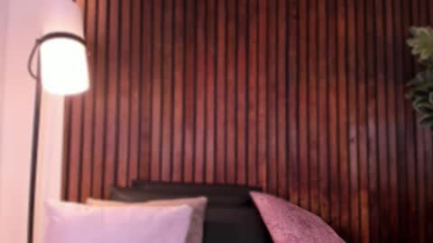     online show from 15, 12, 2025