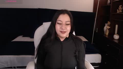 Snapshot of jenny_golden1 chatting on 17, 11, 2025 Jenny online show from 17, 11, 2025