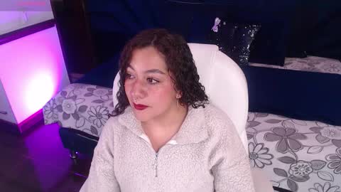 Snapshot of jenny_golden1 chatting on 16, 12, 2025 Jenny online show from 16, 12, 2025