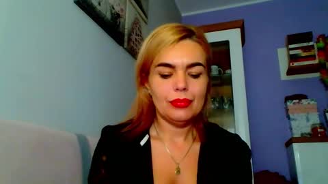 Snapshot of jenny_play1 chatting on 9, 12, 2024 Jenny online show from 9, 12, 2024