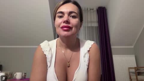 Snapshot of jenny_play1 chatting on 22, 10, 2025 Jenny online show from 22, 10, 2025