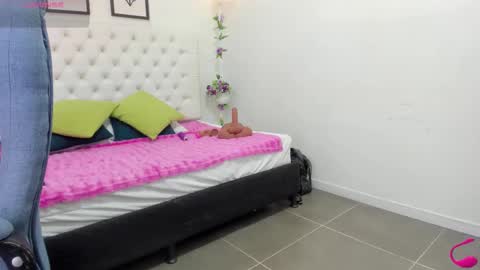 Snapshot of jenny_stark chatting on 11, 10, 2025 jenny_stark online show from 11, 10, 2025