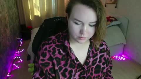 Snapshot of jennyattal chatting on 29, 4, 2026 Jenny online show from 29, 4, 2026