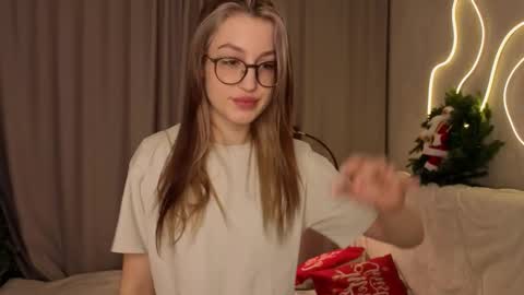 Snapshot of jennyauna chatting on 12, 1, 2026 Lora online show from 12, 1, 2026