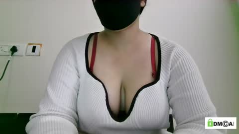 Snapshot of jennydolphin chatting on 27, 6, 2026 Jenny online show from 27, 6, 2026