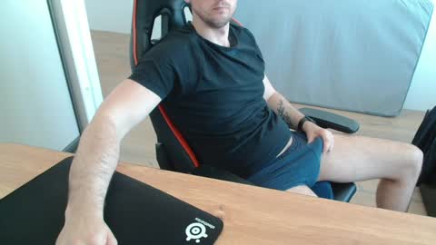 Boy likes daddies online show from 18, 4, 2026