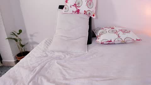 Snapshot of jess1ca_herrera chatting on 6, 2, 2025 jessica herreraToday I will be your devil and you my victim online show from 6, 2, 2025