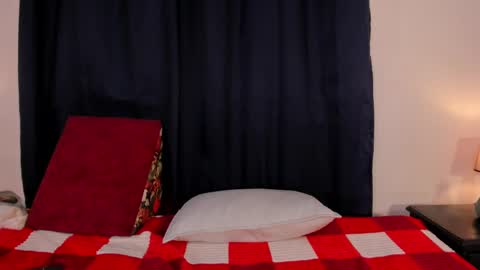 Snapshot of jess1ca_herrera chatting on 25, 2, 2025 jessica herreraToday I will be your devil and you my victim online show from 25, 2, 2025