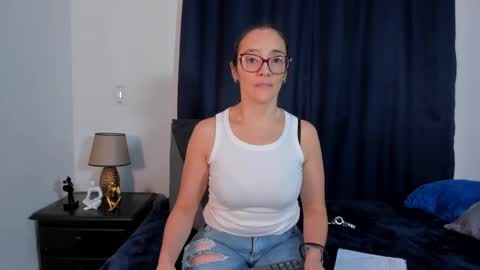 Snapshot of jess1ca_herrera chatting on 26, 2, 2025 jessica herreraToday I will be your devil and you my victim online show from 26, 2, 2025