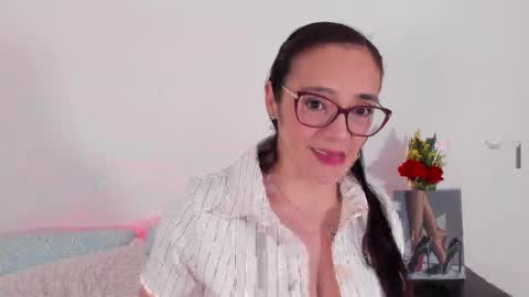 Snapshot of jess1ca_herrera chatting on 12, 5, 2026 jessica herreraToday I will be your devil and you my victim online show from 12, 5, 2026