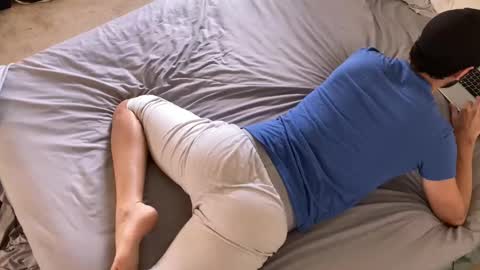 Snapshot of jessesbubble chatting on 26, 11, 2025 Jesse online show from 26, 11, 2025