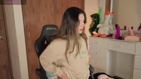 Snapshot of jessica__04 chatting on 4, 11, 2025 jessica__04 online show from 4, 11, 2025