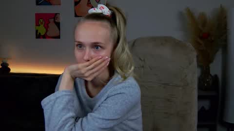 Snapshot of jessica_rays chatting on 12, 10, 2025 Jessica online show from 12, 10, 2025