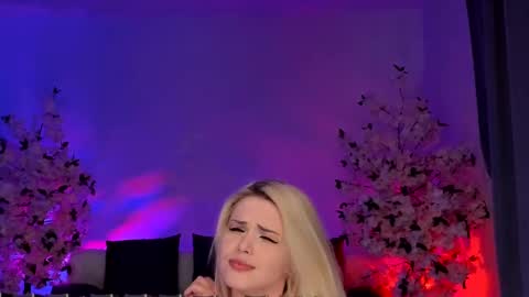 Snapshot of jessiccaburns chatting on 22, 1, 2025 Gloria online show from 22, 1, 2025