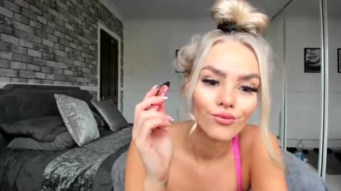 jessiebella0210_ online show from 26, 10, 2025