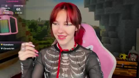 Snapshot of jessiefrost chatting on 5, 12, 2025 jessiefrost online show from 5, 12, 2025