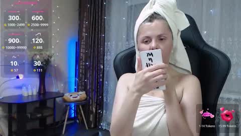 Snapshot of jessiemays chatting on 19, 11, 2025 Jess online show from 19, 11, 2025