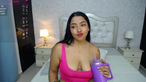 Snapshot of jessy_hall chatting on 2, 12, 2024 Jessy online show from 2, 12, 2024