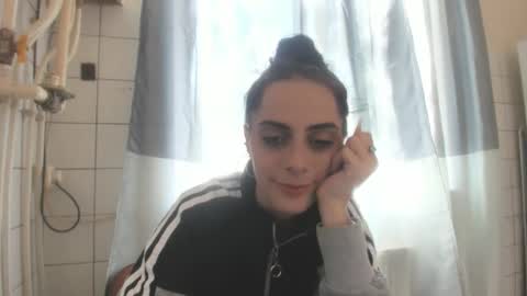 Snapshot of jessystarrr chatting on 14, 10, 2025 Jessy online show from 14, 10, 2025