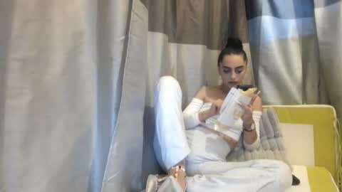 Snapshot of jessystarrr chatting on 20, 10, 2025 Jessy online show from 20, 10, 2025