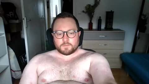 jeuneloup92 online show from 15, 11, 2025