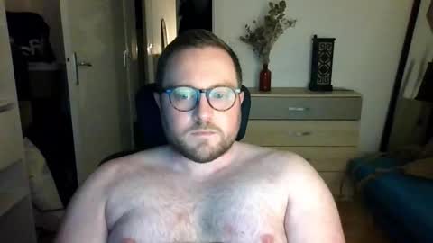 jeuneloup92 online show from 12, 1, 2026