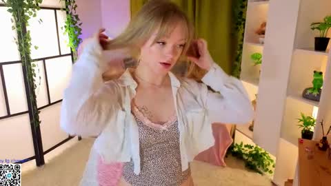 Gwen online show from 5, 4, 2026