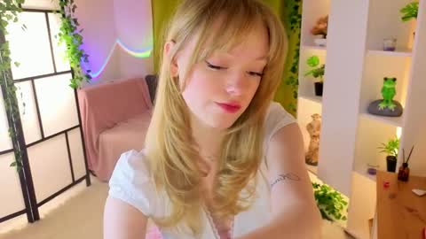 Gwen online show from 10, 4, 2026