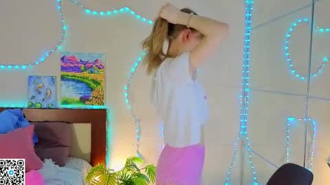 Snapshot of jewellhogan chatting on 18, 6, 2026 Gwen online show from 18, 6, 2026