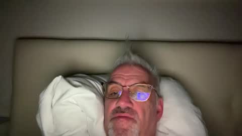 Snapshot of jewlronny chatting on 2, 2, 2025 jewlronny online show from 2, 2, 2025