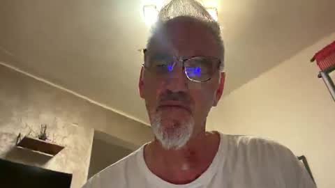 Snapshot of jewlronny chatting on 4, 10, 2025 jewlronny online show from 4, 10, 2025