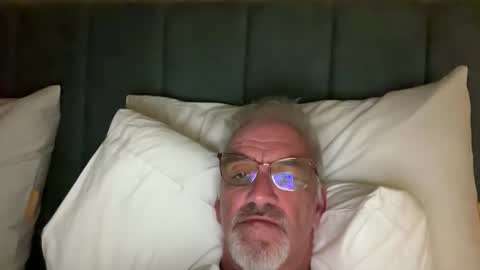 Snapshot of jewlronny chatting on 12, 10, 2025 jewlronny online show from 12, 10, 2025