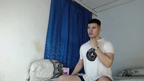 Snapshot of jeycob_happy97 chatting on 30, 12, 2024 Juan David online show from 30, 12, 2024