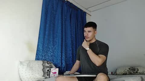 Snapshot of jeycob_happy97 chatting on 24, 1, 2025 Juan David online show from 24, 1, 2025