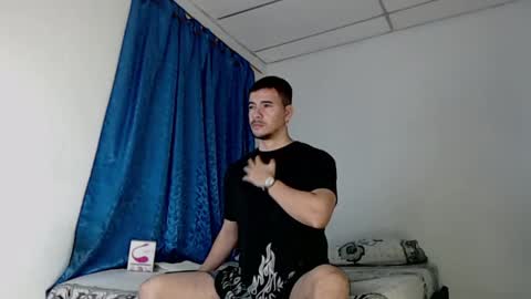 Snapshot of jeycob_happy97 chatting on 6, 3, 2025 Juan David online show from 6, 3, 2025