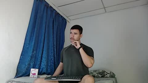 Snapshot of jeycob_happy97 chatting on 10, 3, 2025 Juan David online show from 10, 3, 2025