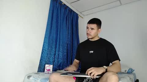 Snapshot of jeycob_happy97 chatting on 12, 9, 2025 Juan David online show from 12, 9, 2025