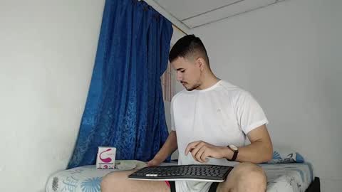 Snapshot of jeycob_happy97 chatting on 28, 9, 2025 Juan David online show from 28, 9, 2025