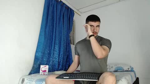 Snapshot of jeycob_happy97 chatting on 29, 9, 2025 Juan David online show from 29, 9, 2025