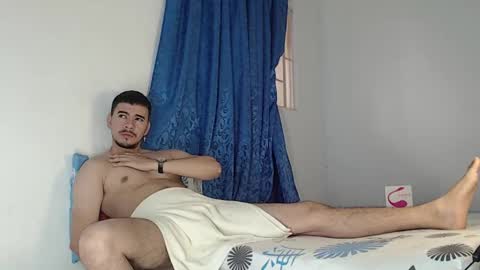 Snapshot of jeycob_happy97 chatting on 4, 10, 2025 Juan David online show from 4, 10, 2025