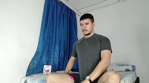 Snapshot of jeycob_happy97 chatting on 6, 10, 2025 Juan David online show from 6, 10, 2025