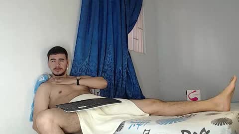 Snapshot of jeycob_happy97 chatting on 9, 10, 2025 Juan David online show from 9, 10, 2025