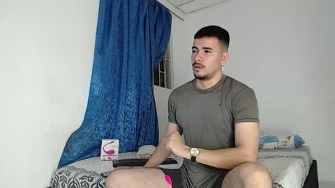 Snapshot of jeycob_happy97 chatting on 10, 10, 2025 Juan David online show from 10, 10, 2025