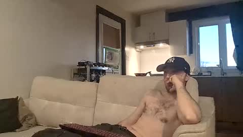 Snapshot of jf12334 chatting on 22, 11, 2025 NedeledeN online show from 22, 11, 2025