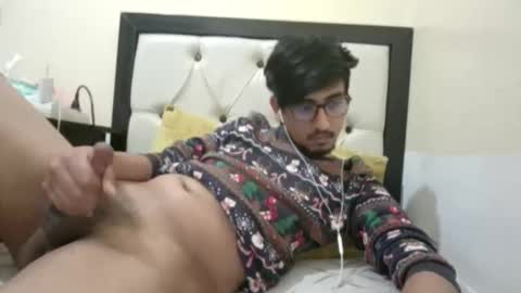 Snapshot of jgjk720771 chatting on 15, 1, 2026 HotArabGuy24 online show from 15, 1, 2026