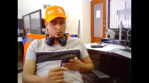 Snapshot of jhacks28 chatting on 13, 9, 2025 jhacks28 online show from 13, 9, 2025