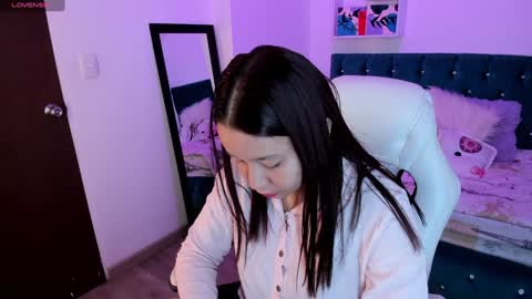 Jhiinny online show from 25, 1, 2025