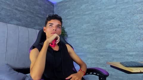 Snapshot of jhojan_foxxx1 chatting on 12, 11, 2025 Jhohan Fox online show from 12, 11, 2025