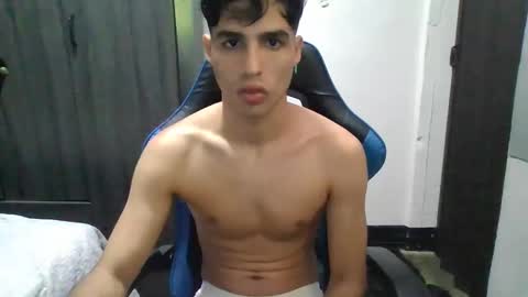 Snapshot of jhon_2000s chatting on 8, 12, 2024 jhon online show from 8, 12, 2024