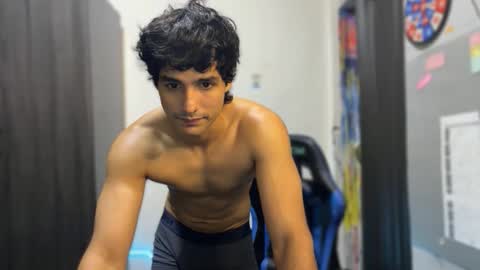 Snapshot of jhon_2000s chatting on 21, 12, 2025 jhon online show from 21, 12, 2025